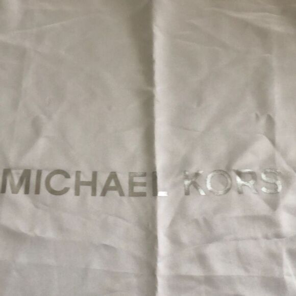 Michael Kors Silky beige large dust bag. - Picture 2 of 3